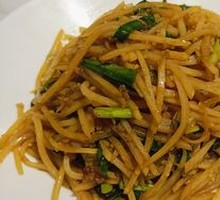 Fried Potato Shreds with Millet and Pork Crumbs