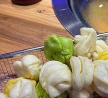 Flower-shaped steamed bun