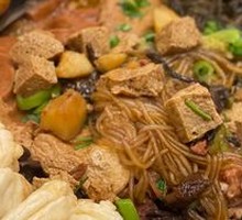 Stewed Pork Ribs in Iron Pot