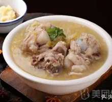 Braised Pork Bone with Sour Cabbage