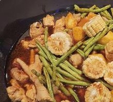 Stewed Pork Rib and Chicken Hand Pot