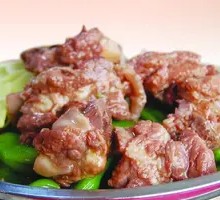 Pressure-cooked spare ribs with green beans