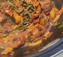 Stewed Goose in Iron Pot