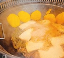 Stewed Goose in Iron Pot