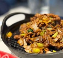 Beijing-style Scallion Stir-fried Lamb