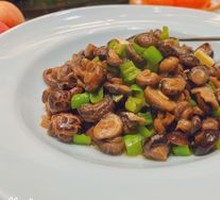 Stewed Mushrooms with Green Pepper
