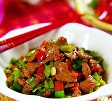 Stir-Fried Beef with Yellow Onion
