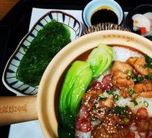 Cured Sausage and Chicken Claypot Rice