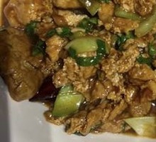 Sour-Spicy Lamb with Wood Ear Mushrooms