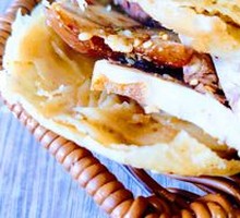 Braised Pork Belly in Flatbread