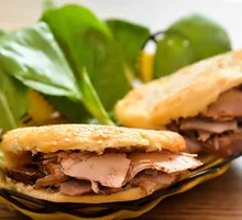 Braised Pork Belly in Flatbread