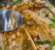 Fresh Meat Small Pot Rice Noodles