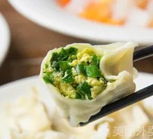 Stir-fried eggs with chives