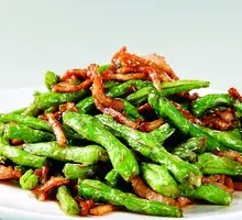 Stir-fried string beans with shredded pork