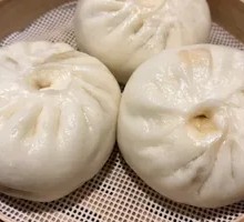 Classic Sauces Pork Bun