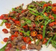 Stir-Fried Beef with Yellow Onion