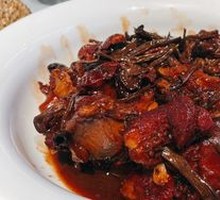 Braised Pork Elbow with Tea Tree Mushrooms