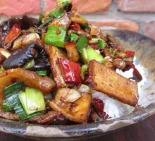 Fried Pork with Tofu Skin Rice