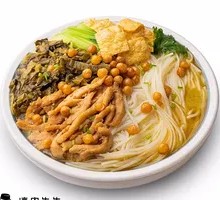 Old Jar Sichuan Chicken Rice Noodles