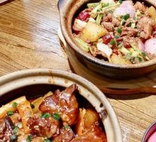 Fresh Black Tofu and Pig's Trotters Stew