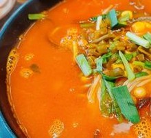 Tomato Rice Noodles in Small Pot