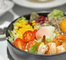 Fresh Shrimp Quinoa Salad