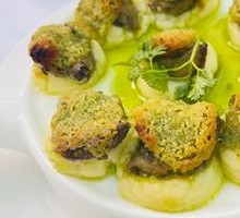 Burgundy Flamed Snails