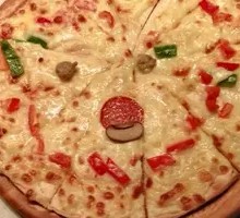 Fruit Pizza with Crispy Edges