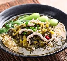 Sour Cabbage and Pork Noodles