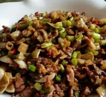 Stir-fried Chicken Offal with White Chili