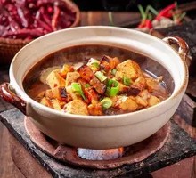 Braised Old Tofu with Preserved Meats in Clay Pot