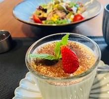 Tiramisu Cake