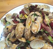 Spicy Stir-Fried Clams