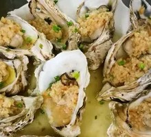 Garlic Steamed Oysters