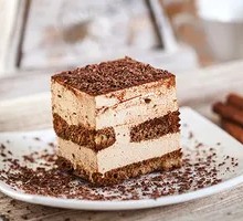 Tiramisu Cake