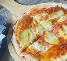 Thai Golden Lychee Durian Pizza
