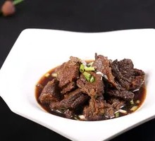 Braised Beef in Small Bowls