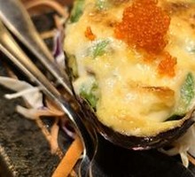 Grilled Salmon with Avocado