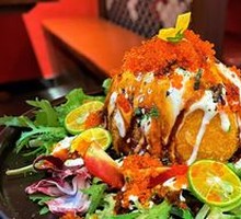 Spicy Potato Mashed with温泉 Egg Salad