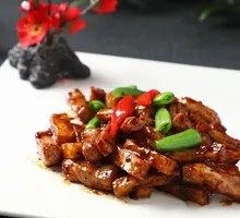 Black Pepper and King Oyster Mushroom Stir-fry with Pork