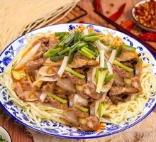 Scallion Stir-Fried Meat Noodles