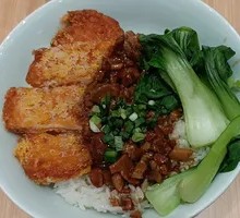 Fried Chicken with Braised Pork Rice