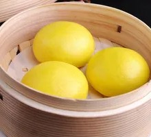 Juicy Egg Yolk Custard Bun