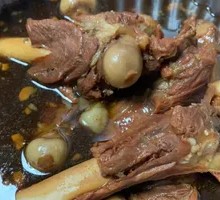 Sauce-Flavored Lamb Shank Bones