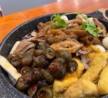 Snail Rice Noodle with Pig Intestines Hot Pot