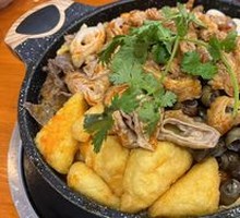 Snail Rice Noodles with Beef Offal Hot Pot