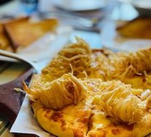 Cheese-filled Pineapple Shrimp Pizza