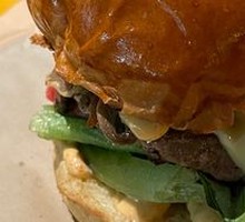 Stewed Mushroom Cheese Beef Burger