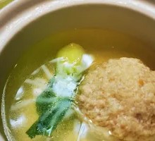 Yayan Lion's Head Meatballs
