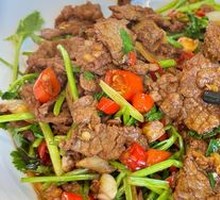 Stir-Fried Beef with Yellow Onion